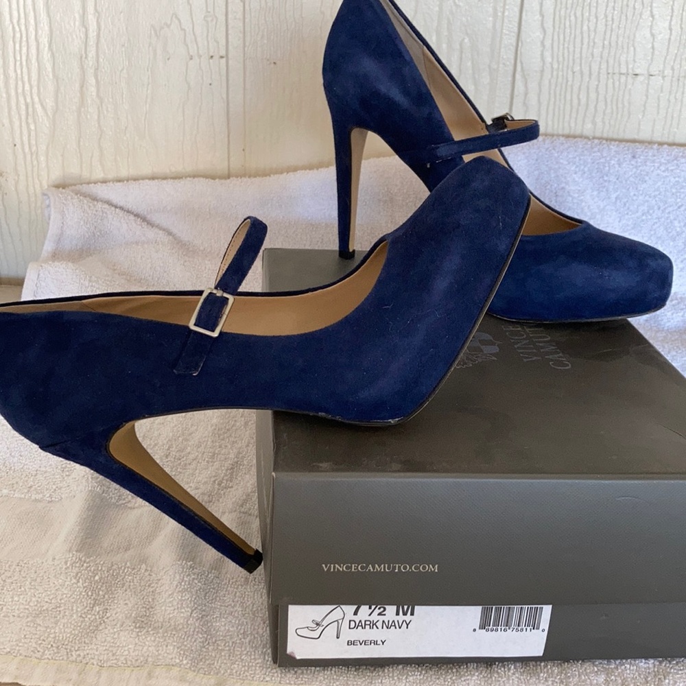 Vince Camuto heels Dark navy suede 7.5 new